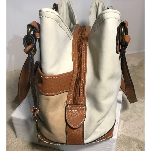 B.Ø.C Double Handle White & Brown Faux Leather Purse With Front Turn-Lock & Zipp - Picture 5 of 16